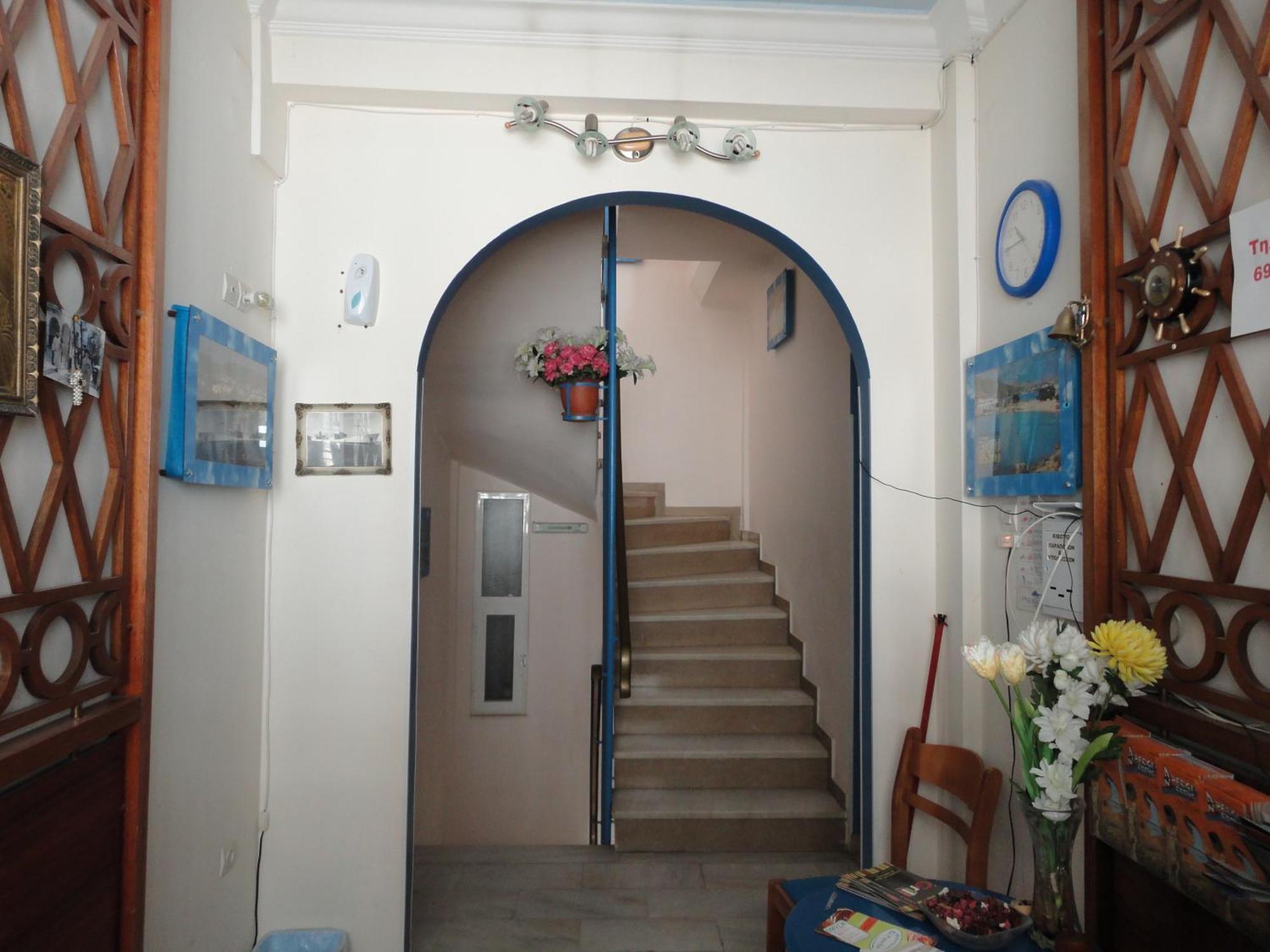 Apergis Rooms Ermoupoli Exterior foto