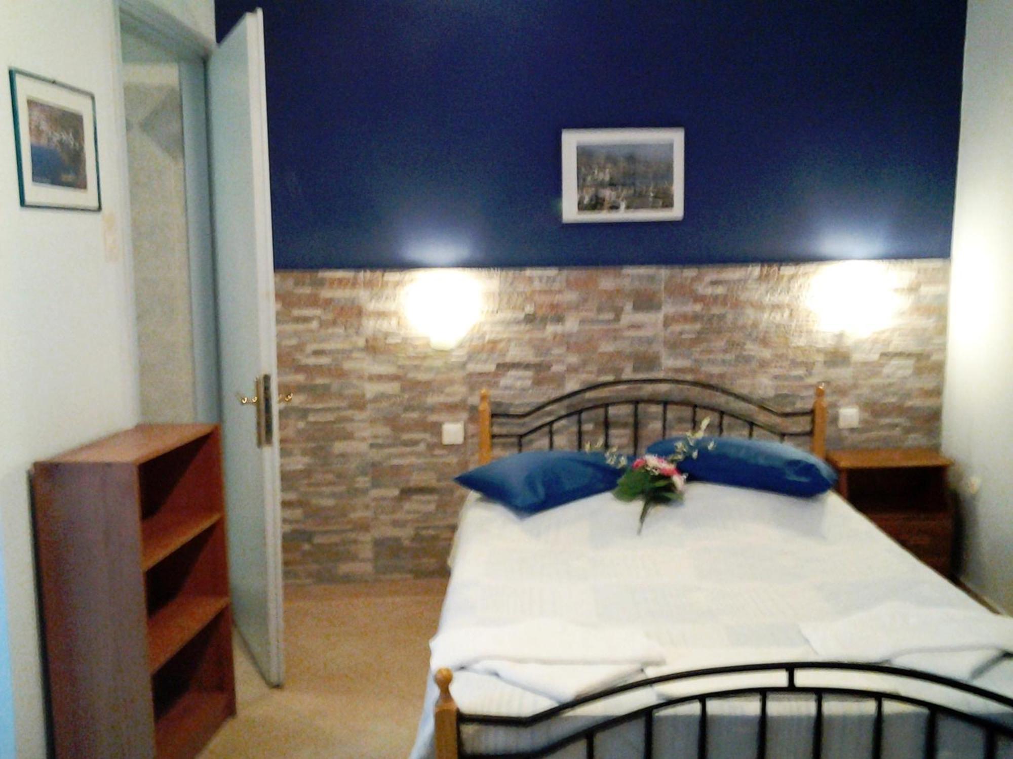 Apergis Rooms Ermoupoli Zimmer foto