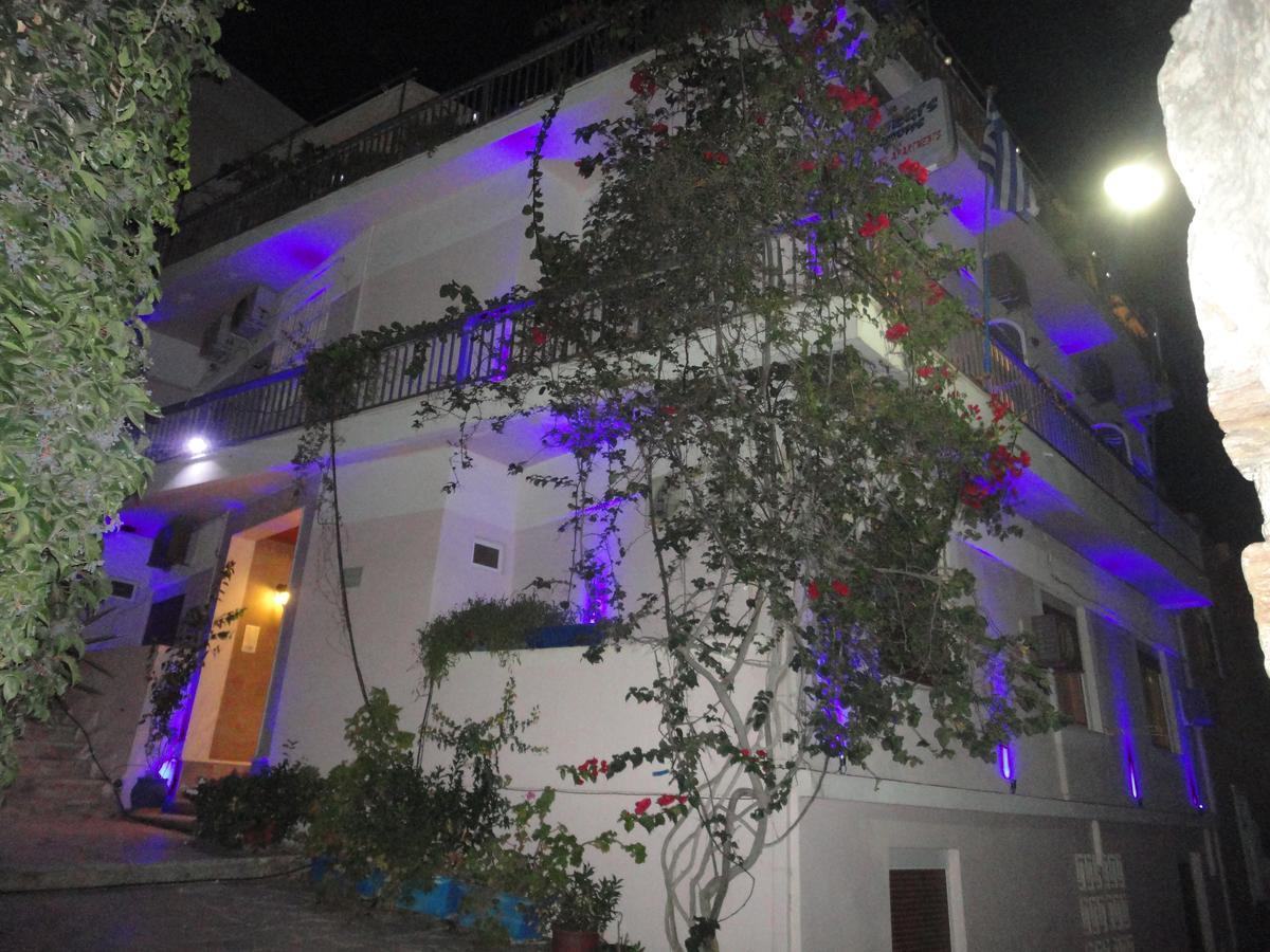 Apergis Rooms Ermoupoli Exterior foto
